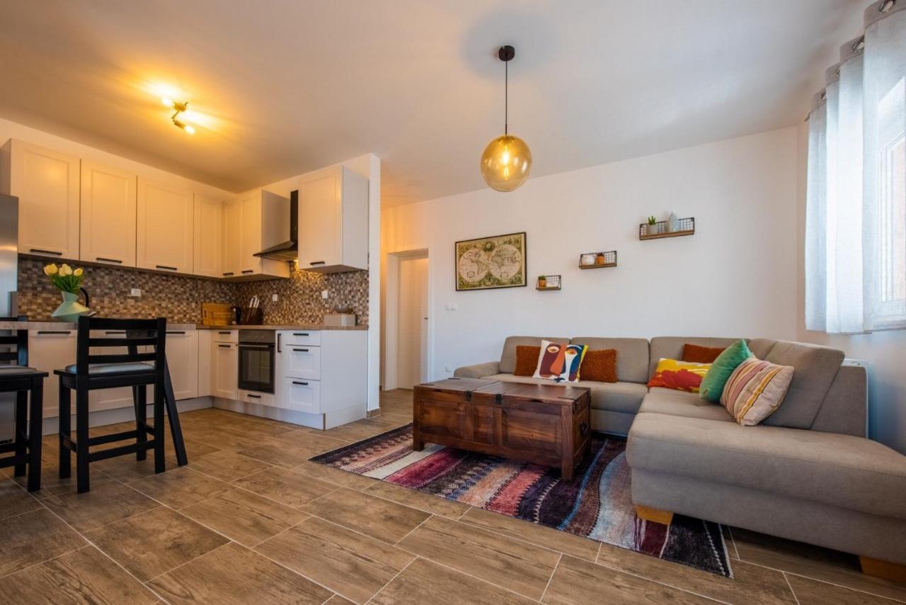 Apartman Paula Kastela Ngoại thất bức ảnh