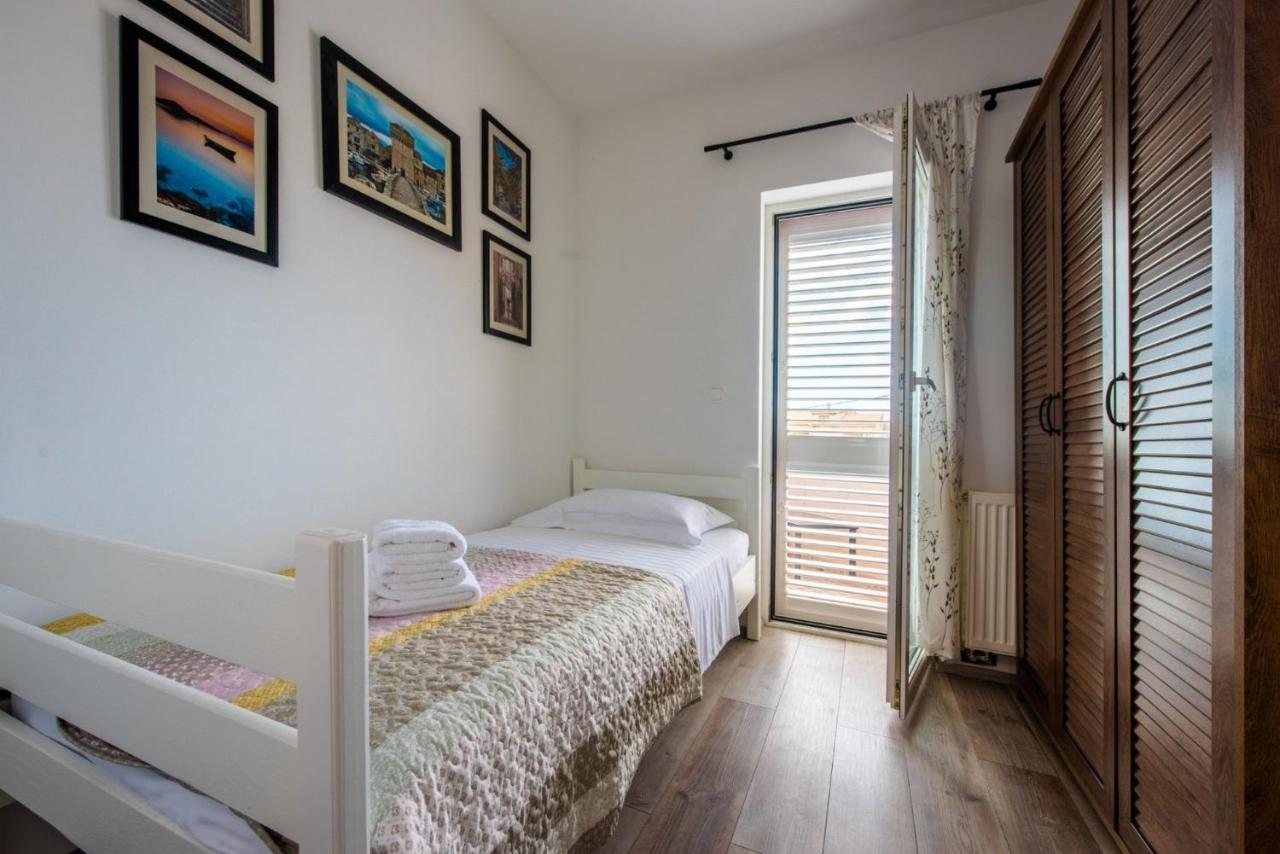 Apartman Paula Kastela Ngoại thất bức ảnh
