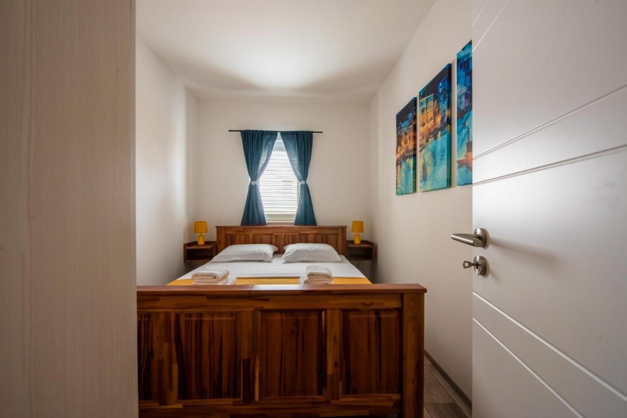 Apartman Paula Kastela Ngoại thất bức ảnh