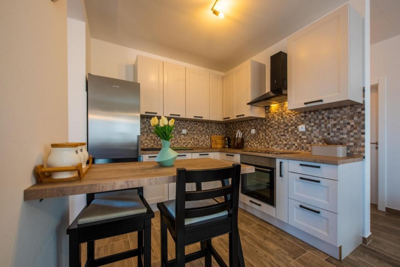 Apartman Paula Kastela Ngoại thất bức ảnh