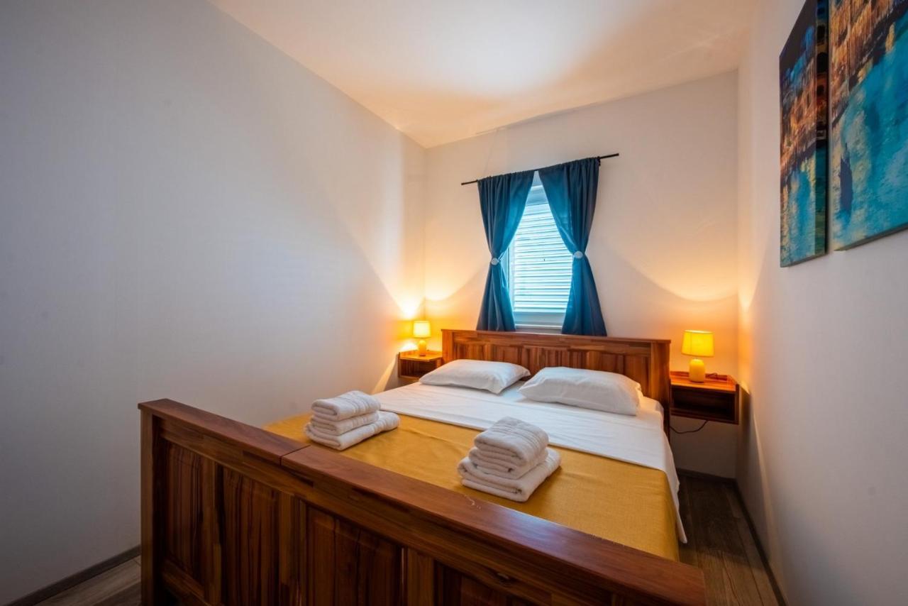 Apartman Paula Kastela Ngoại thất bức ảnh